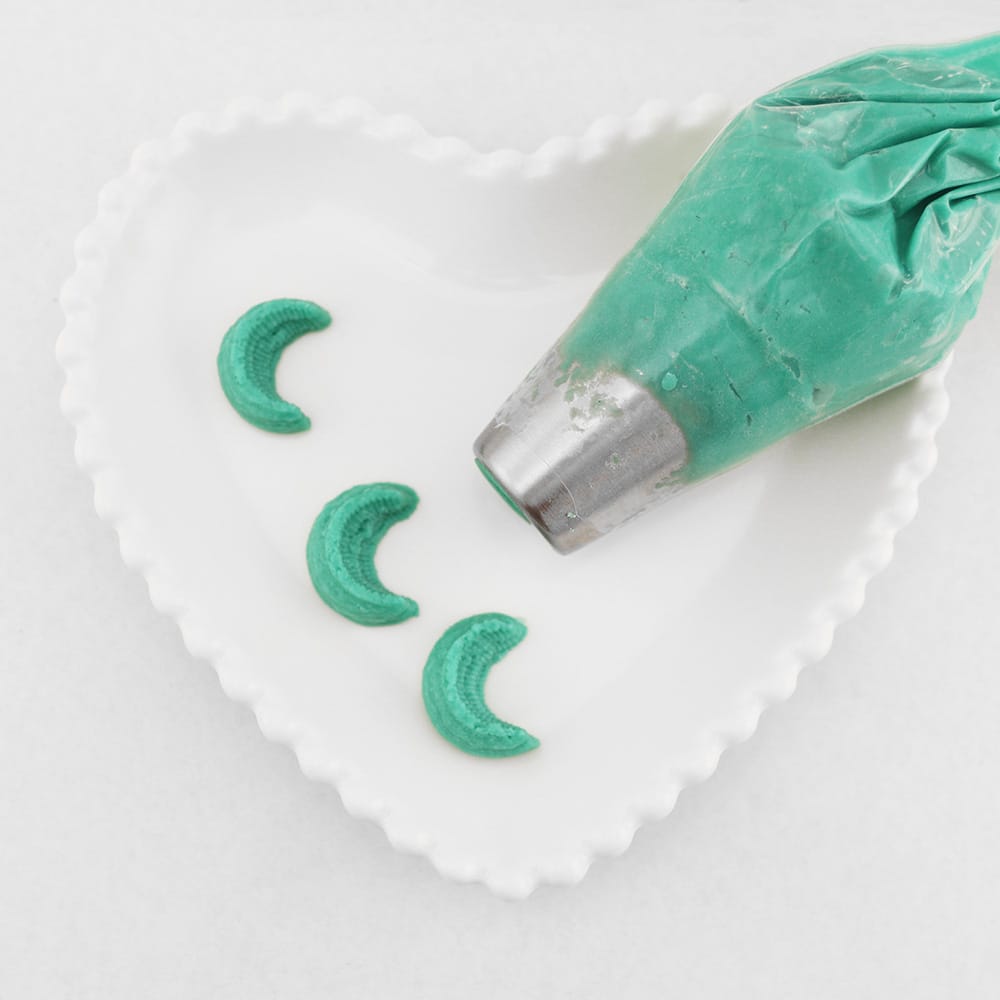 Bico de confeitar Russo - Meia-Lua/Peônia - Cake Brasil - 1Un - Imagem 3